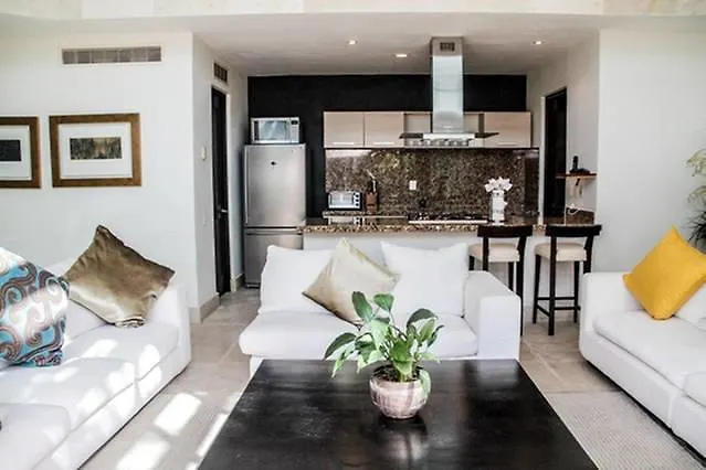 Via 38 - Luxury Condo Close To The Beach Playa del Carmen