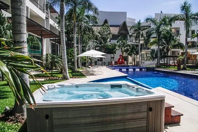 Via 38 - Luxury Condo Close To The Beach Playa del Carmen Appartement